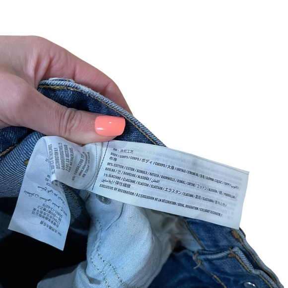 Abercrombie & Fitch Women’s Medium Wash Distressed  High Rise Mom Jeans - Picture 5 of 8